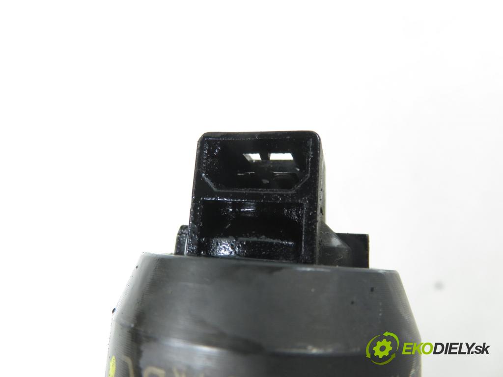 VW PASSAT B5.5 (3B3) SEDAN 2002 74,00 1.9 TDI PD 101 - AVB 1896,00 Vstrekovač 038130073AJ ; 04714720037 (Vstrekovač paliva)