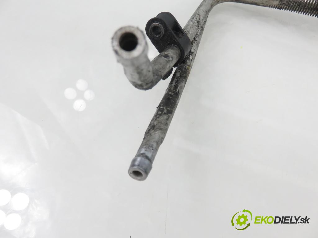 AUDI A6 (4F2, C6) SEDAN 2004 165,00 3.0 TDI quattro - BMK 2967,00 Chladič servočerpadlo 4F0422885E