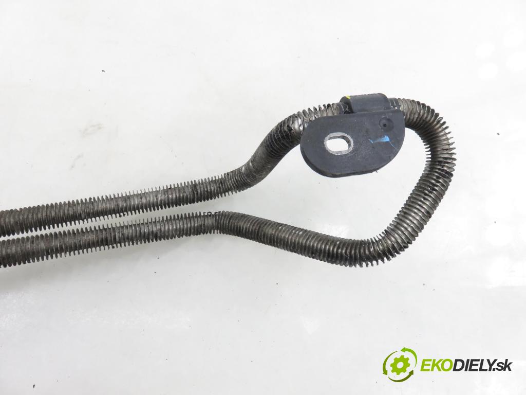 AUDI A6 (4F2, C6) SEDAN 2004 165,00 3.0 TDI quattro - BMK 2967,00 Chladič servočerpadlo 4F0422885E