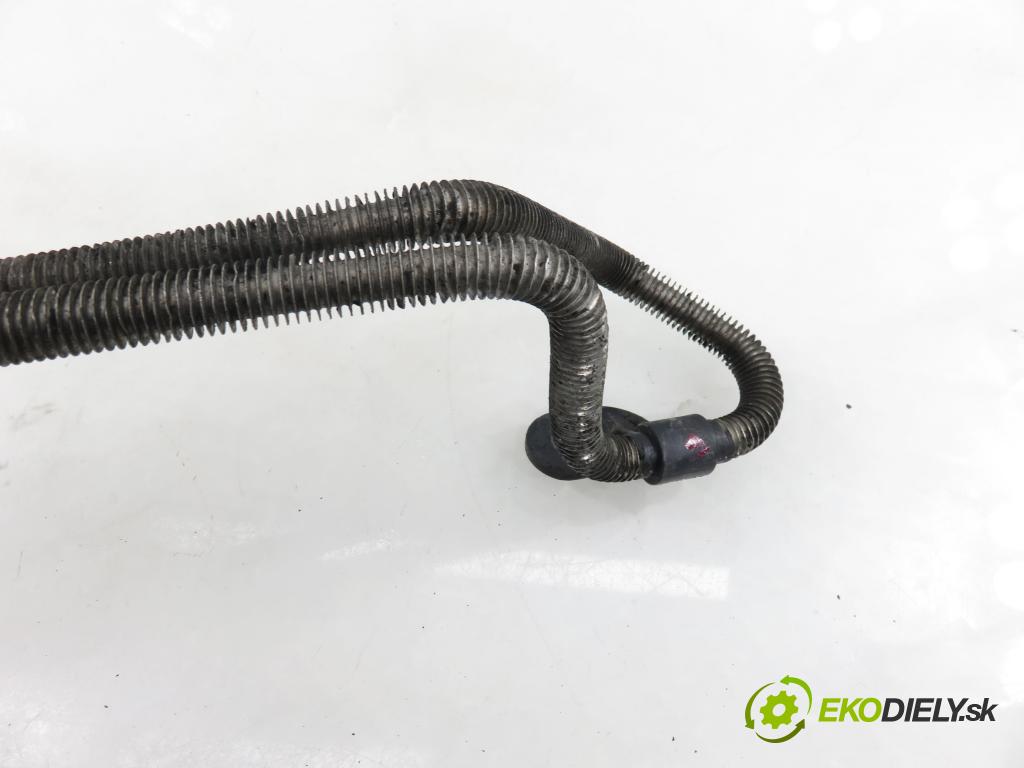 AUDI A6 (4F2, C6) SEDAN 2004 165,00 3.0 TDI quattro - BMK 2967,00 Chladič servočerpadlo 4F0422885E