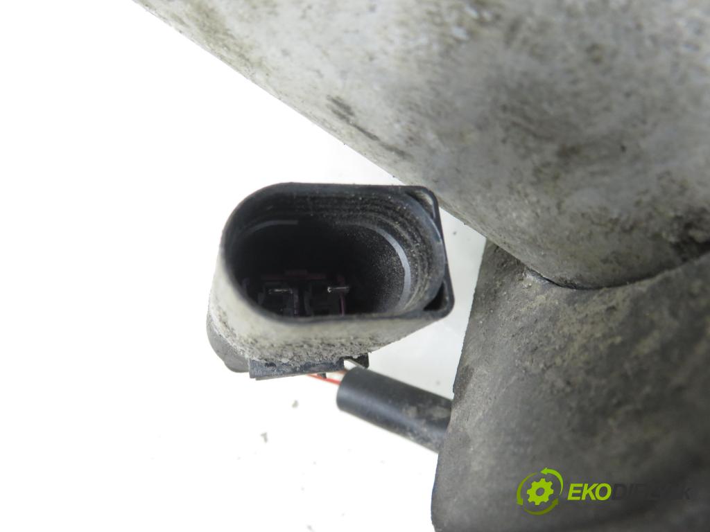 AUDI A4 Avant (8K5, B8) KOMBI 2008 100,00 2.0 TDI - CAGB 1968,00 Pumpa paliva 8K0906095A