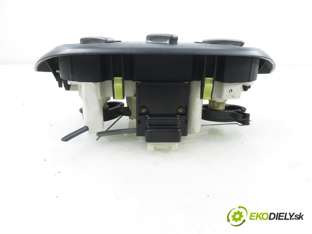 TOYOTA RAV 4 II (_A2_) SUV 2002 85,00 2.0 D-4D 4WD 116 - 1CD-FTV 1995,00 Panel topení KLIMATIZACE: 5590042150