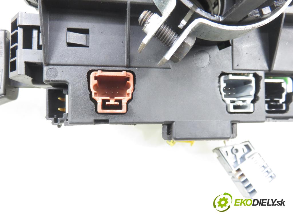 PEUGEOT 307 (3A/C) HB 2003 79,00 2.0 HDi 110 - RHS 1997,00 páčka/prepínač 96511201XT