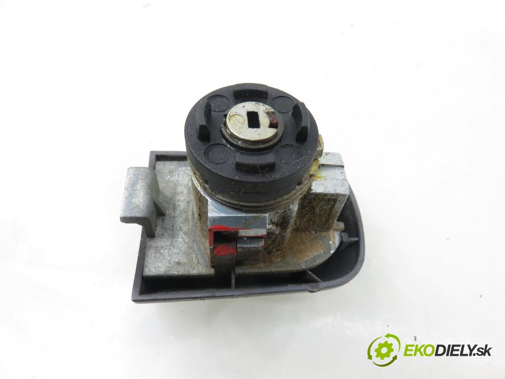 VOLVO V50 (MW) KOMBI 2006 80,00 1.6 D - 109  D 4164 T 1560,00 spínačka / VLOŽKY 31252482