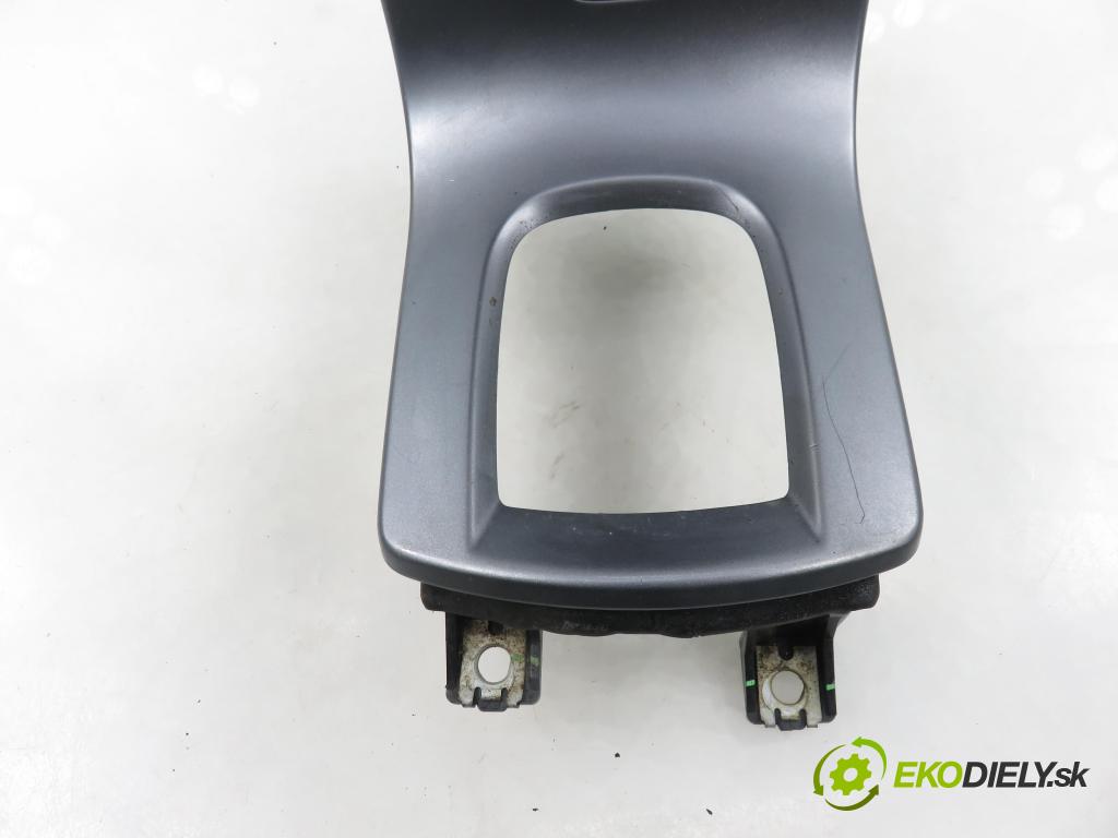 VOLVO V50 (MW) KOMBI 2006 80,00 1.6 D - 109  D 4164 T 1560,00 Panel kúrenia KLIMATRONIK 8650702