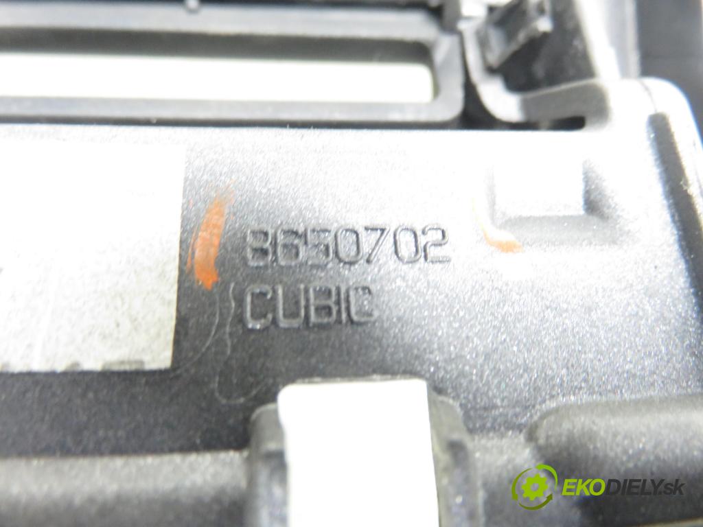 VOLVO V50 (MW) KOMBI 2006 80,00 1.6 D - 109  D 4164 T 1560,00 Panel kúrenia KLIMATRONIK 8650702