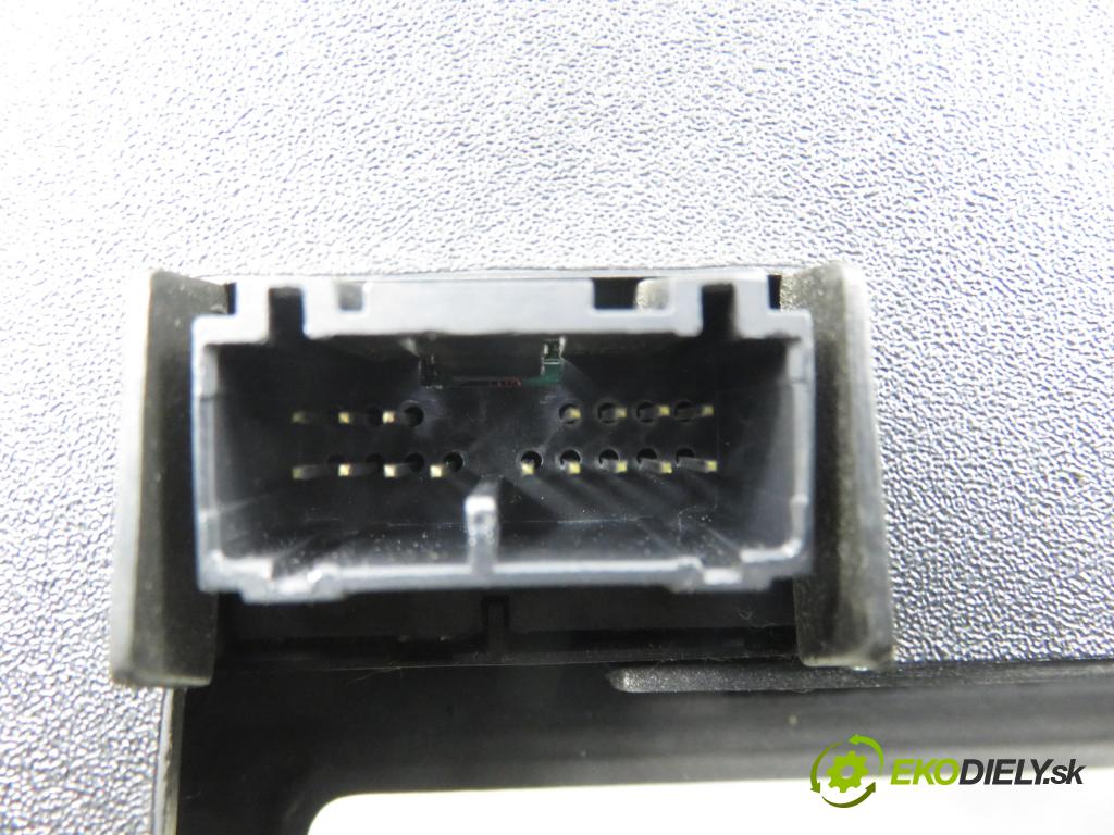 VOLVO V50 (MW) KOMBI 2006 80,00 1.6 D - 109  D 4164 T 1560,00 Panel kúrenia KLIMATRONIK 8650702