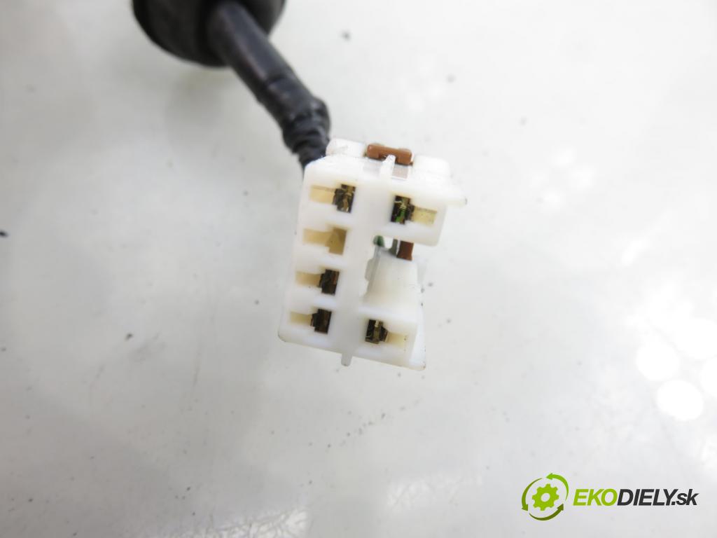 MITSUBISHI SPACE STAR nadwozie wielkoprzestrzenne (MPV) (DG_A) MINIVAN 2004 72,00 1.6 16V (DG3A) 98 - 4G18 1584,00 světlo pravé zadní MR913174