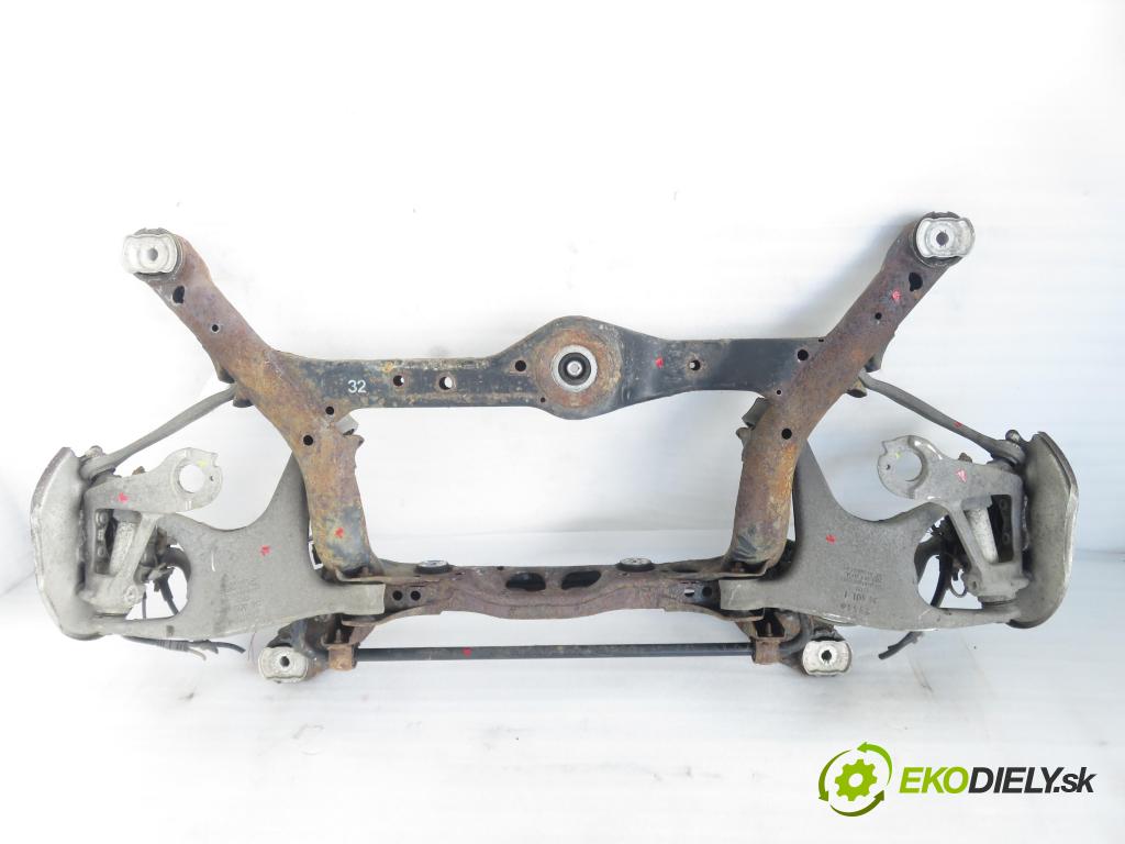 AUDI Q5 (8R) SUV 2010 176,00 3.0 TDI quattro - CCWA 2967,00 ZADNÍ: 