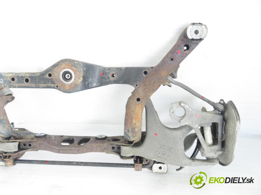 AUDI Q5 (8R) SUV 2010 176,00 3.0 TDI quattro - CCWA 2967,00 ZADNÍ: