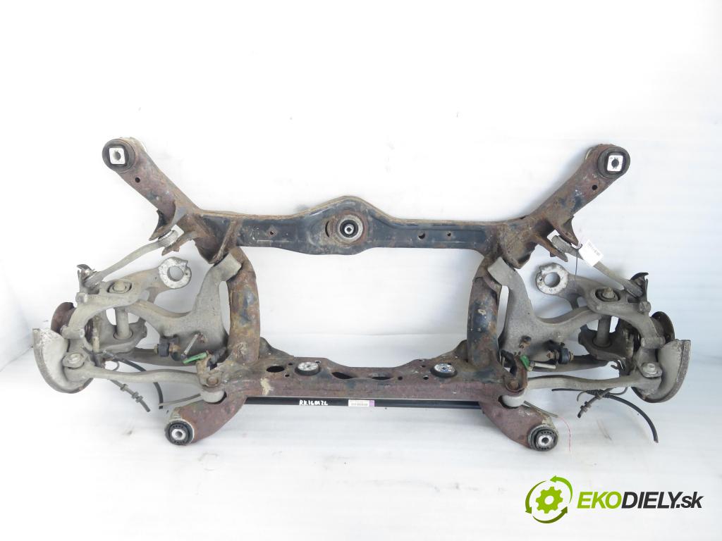 AUDI Q5 (8R) SUV 2010 176,00 3.0 TDI quattro - CCWA 2967,00 ZADNÍ: