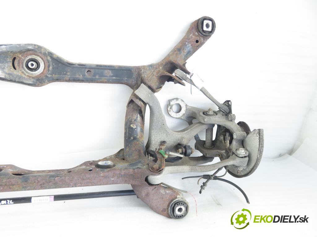 AUDI Q5 (8R) SUV 2010 176,00 3.0 TDI quattro - CCWA 2967,00 ZADNÍ: