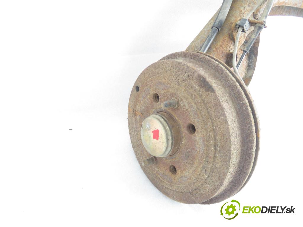 FIAT PANDA Van (169_) HB 2006 40,00 1.1 - 187 A1.000 1108,00 výztuha zadní část ABS