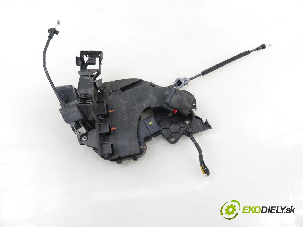 VOLVO V50 (MW) KOMBI 2006 80,00 1.6 D - 109  D 4164 T 1560,00 zámok PTE 30753674