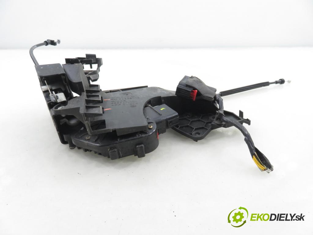 VOLVO V50 (MW) KOMBI 2006 80,00 1.6 D - 109  D 4164 T 1560,00 zámok PTE 30753674