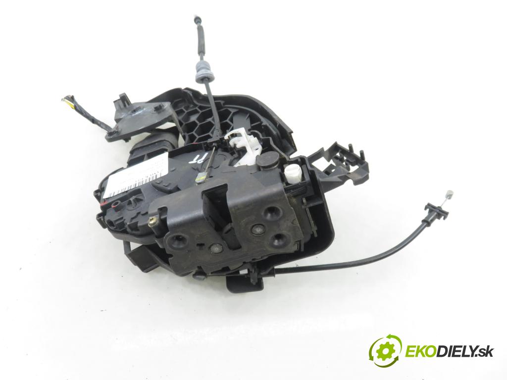 VOLVO V50 (MW) KOMBI 2006 80,00 1.6 D - 109  D 4164 T 1560,00 zámok PTE 30753674