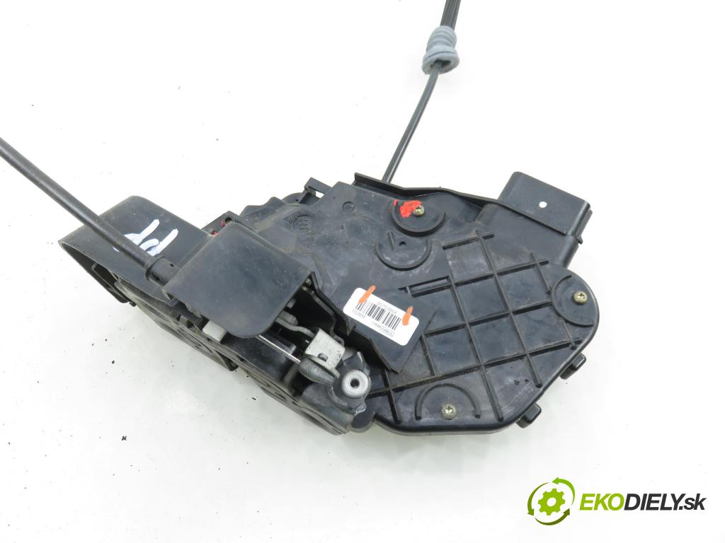 VOLVO V50 (MW) KOMBI 2006 80,00 1.6 D - 109  D 4164 T 1560,00 zámok PPE 30753664