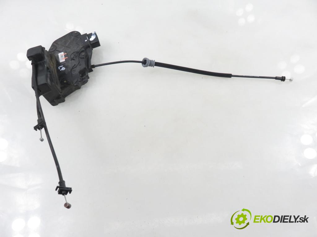 VOLVO V50 (MW) KOMBI 2006 80,00 1.6 D - 109  D 4164 T 1560,00 zámok 30753658