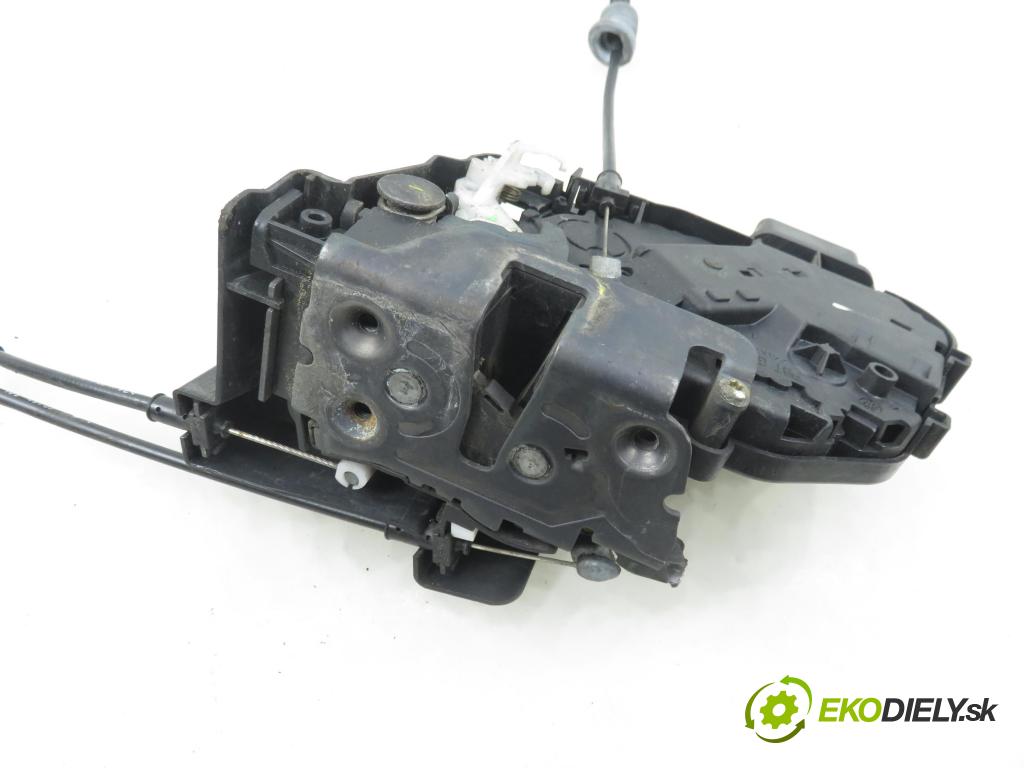 VOLVO V50 (MW) KOMBI 2006 80,00 1.6 D - 109  D 4164 T 1560,00 zámok 30753658