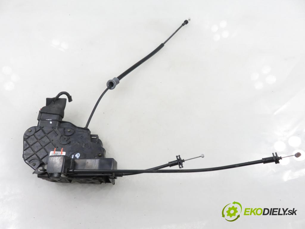 VOLVO V50 (MW) KOMBI 2006 80,00 1.6 D - 109  D 4164 T 1560,00 zámok 30753658