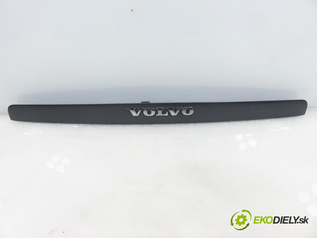 VOLVO V50 (MW) KOMBI 2006 80,00 1.6 D - 109  D 4164 T 1560,00 zadní část - čelo dveří kufr P1200455