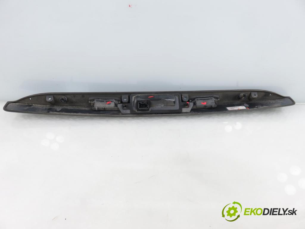 VOLVO V50 (MW) KOMBI 2006 80,00 1.6 D - 109  D 4164 T 1560,00 zadní část - čelo dveří kufr P1200455