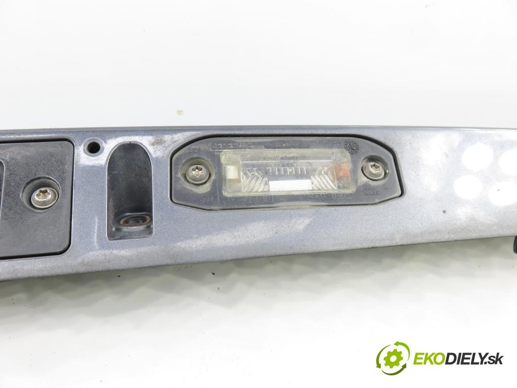 VOLVO V50 (MW) KOMBI 2006 80,00 1.6 D - 109  D 4164 T 1560,00 zadní část - čelo dveří kufr P1200455