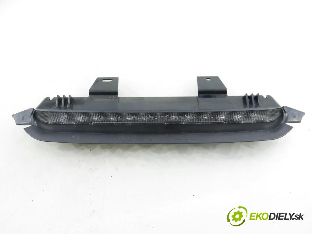 VOLVO V50 (MW) KOMBI 2006 80,00 1.6 D - 109  D 4164 T 1560,00 svetlo bŕzd 8620290