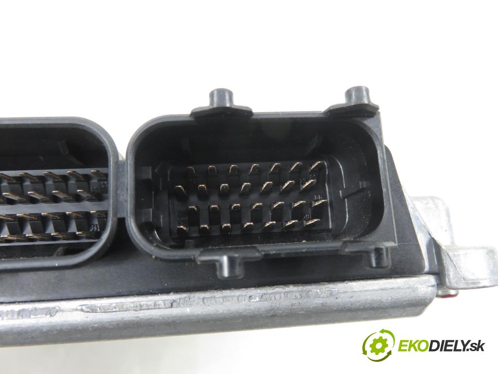 AUDI A4 (8D2, B5) KOMBI 1998 81,00 1.9 TDI 110 - AFN 1896,00 řídící jednotka motora 038906018S ; 0281001721