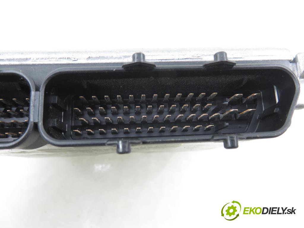 AUDI A4 (8D2, B5) KOMBI 1998 81,00 1.9 TDI 110 - AFN 1896,00 řídící jednotka motora 038906018S ; 0281001721