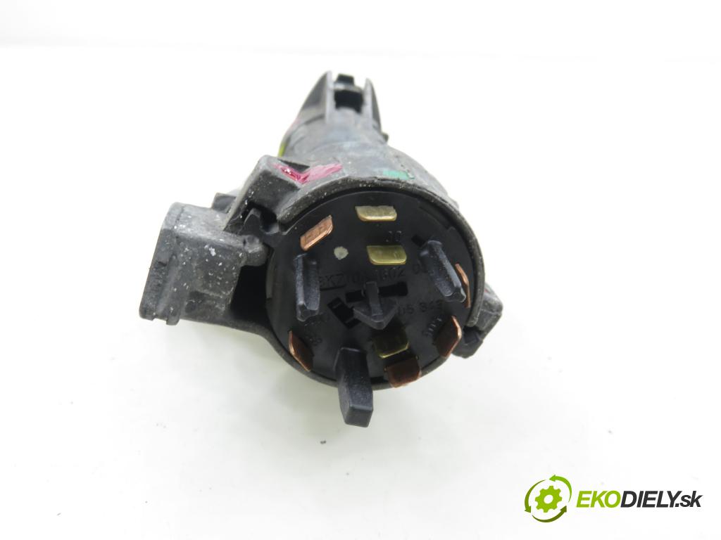 AUDI A4 (8D2, B5) KOMBI 1998 81,00 1.9 TDI 110 - AFN 1896,00 spínačka 4B0905851C (Spínací skříňka)