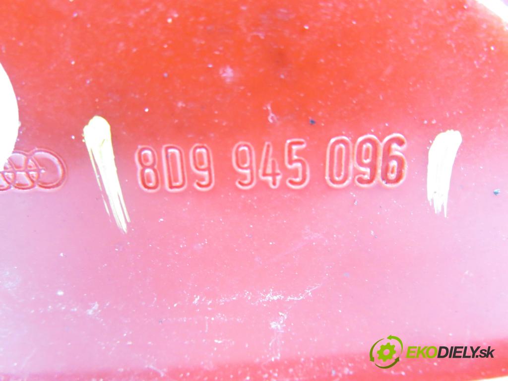 AUDI A4 (8D2, B5) KOMBI 1998 81,00 1.9 TDI 110 - AFN 1896,00 Svetlo pravé zadné 8D9945096