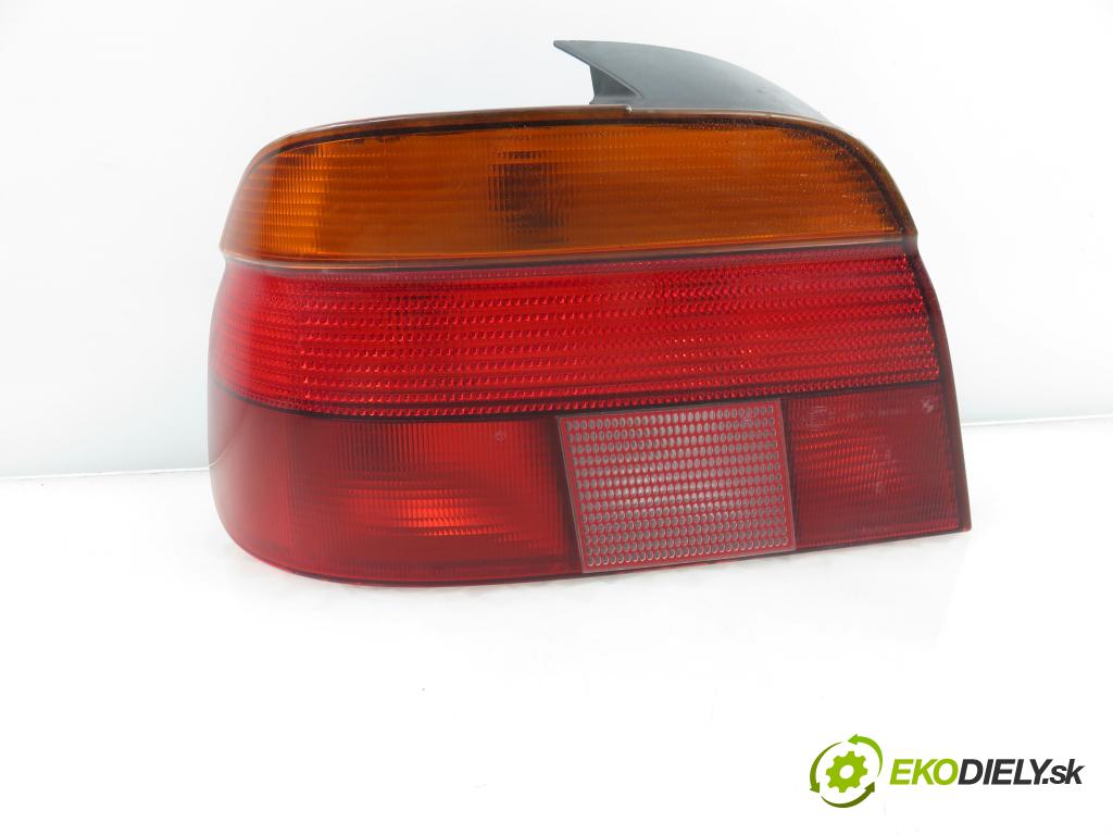 BMW 5 (E39) SEDAN 1997 110,00 520 i 150 - M52 B20 (206S3) 1991,00 světlo levé zadní 8358031