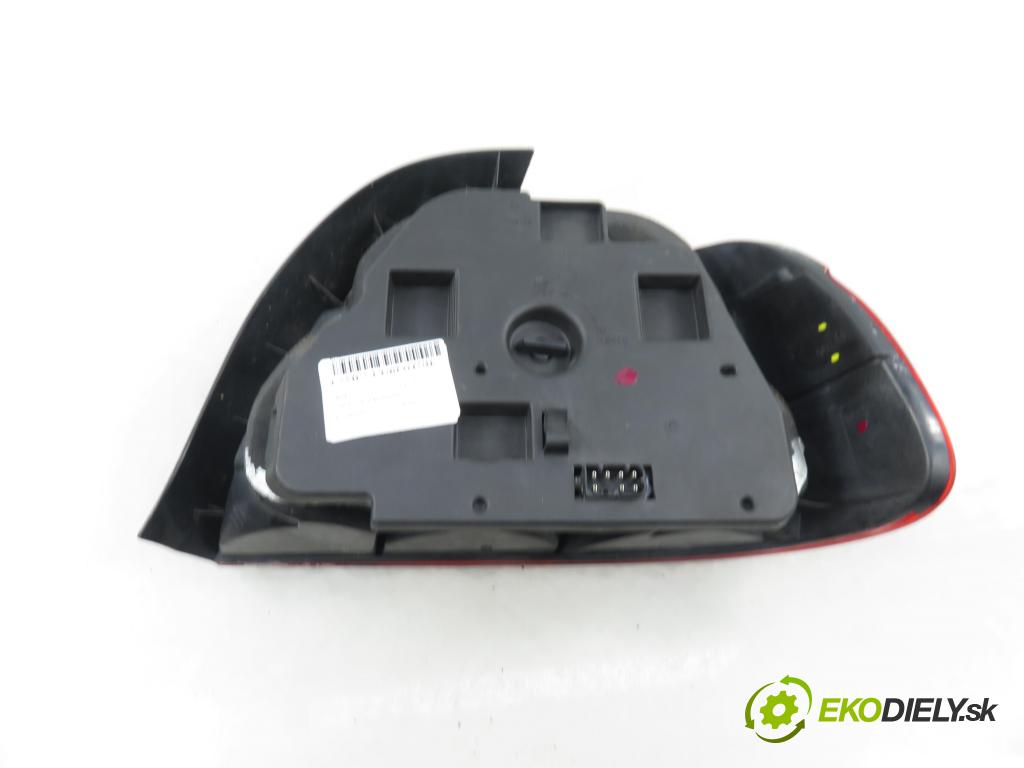 BMW 5 (E39) SEDAN 1997 110,00 520 i 150 - M52 B20 (206S3) 1991,00 Svetlo ľavé zadné 8358031