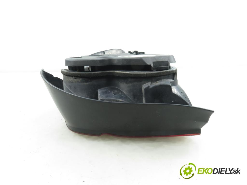 BMW 5 (E39) SEDAN 1997 110,00 520 i 150 - M52 B20 (206S3) 1991,00 Svetlo ľavé zadné 8358031