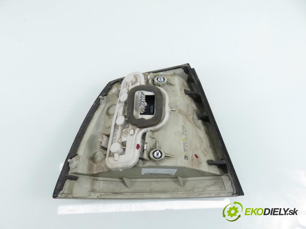 OPEL ASTRA G liftback (T98) HB 2002 62,00 1.6 8V - Z 16 SE 1598,00 světlo pravé zadní 90521544