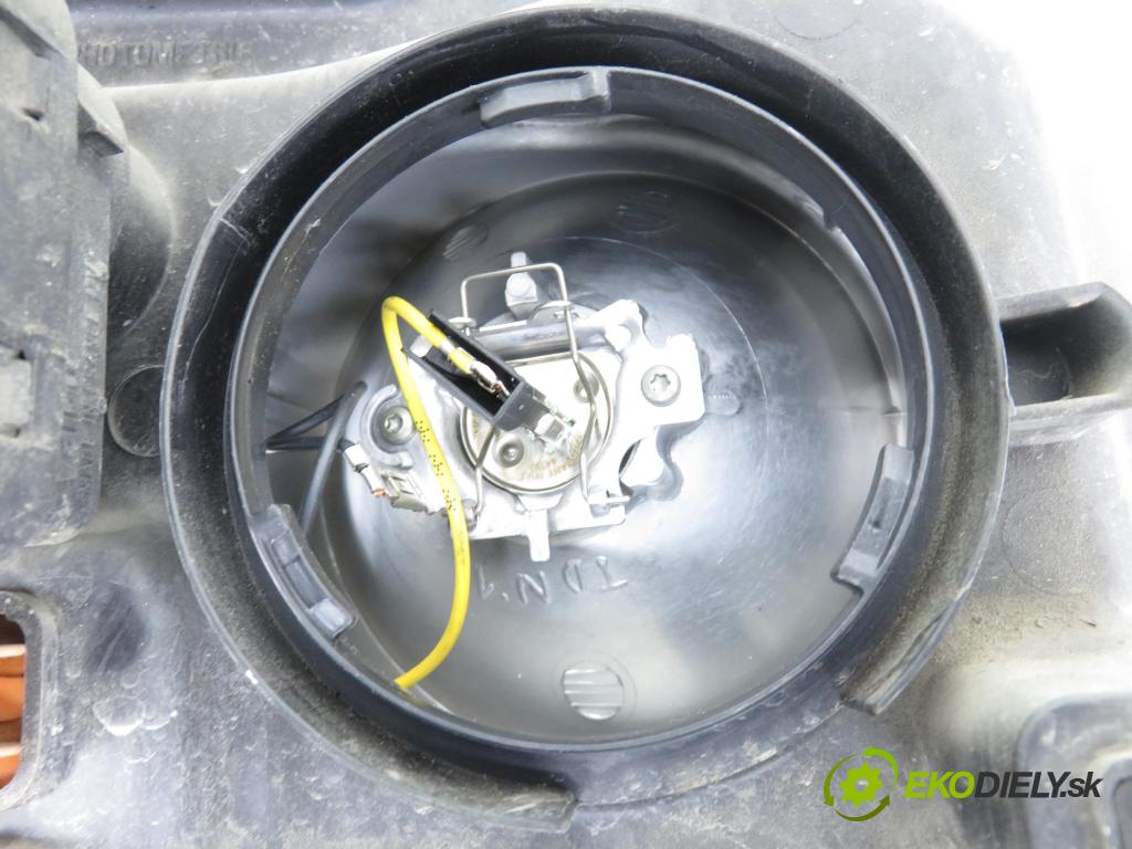 RENAULT SCENIC I (JA0/1_) MINIVAN 2002 0,00 1.6 - K4M 708 1598,00 světlo LP 7700432098 ; 7701047604