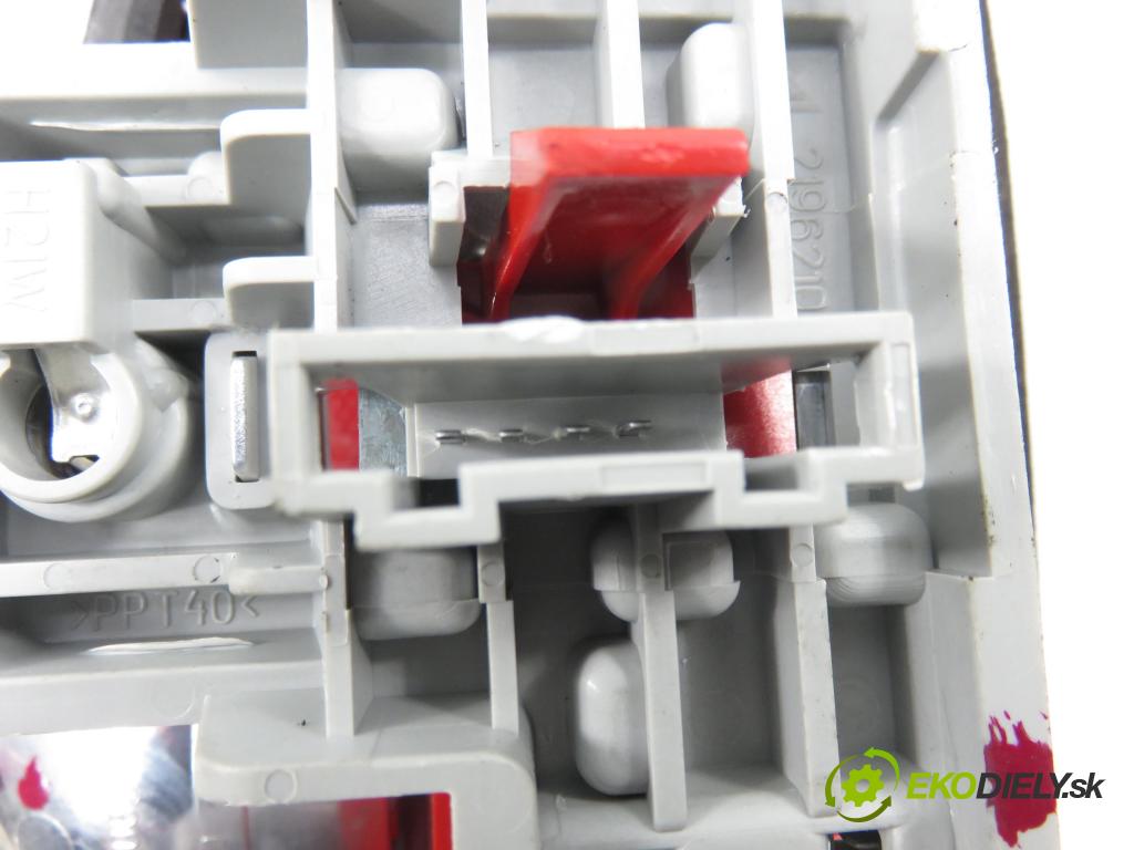 AUDI A4 Avant (8K5, B8) KOMBI 2008 100,00 2.0 TDI - CAGB 1968,00 Svetlo ľavé zadné kufor 21968002