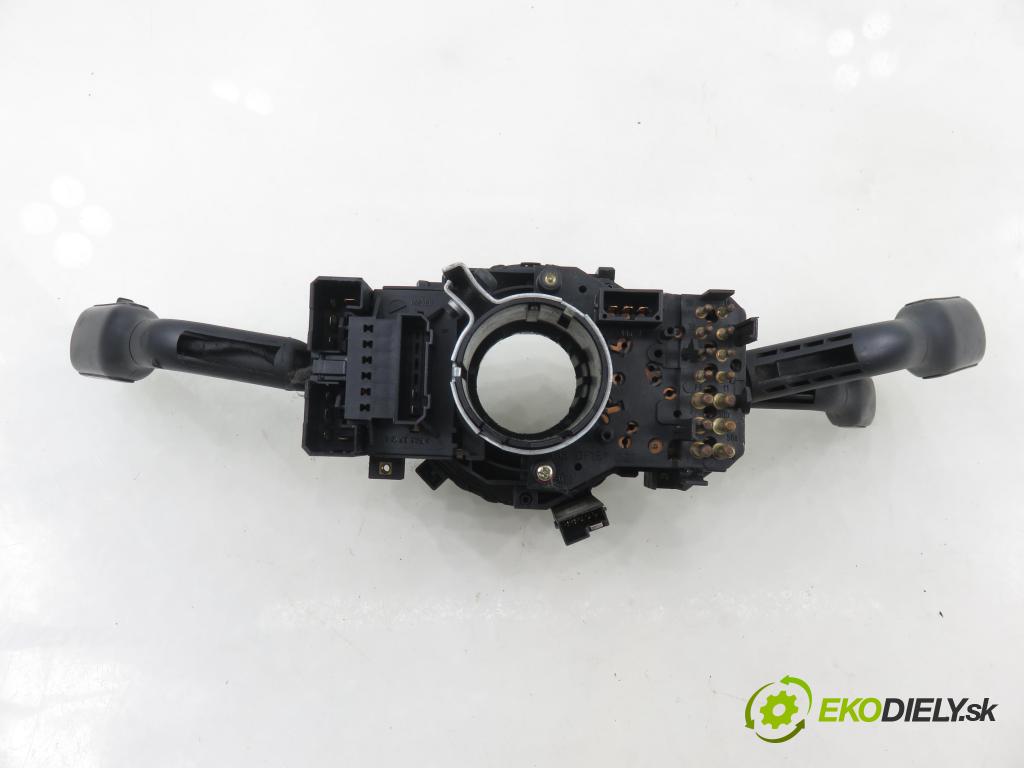 AUDI A4 (8D2, B5) KOMBI 1998 81,00 1.9 TDI 110 - AFN 1896,00 páčka/prepínač 4D0953513D