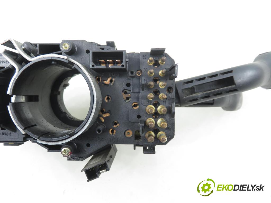 AUDI A4 (8D2, B5) KOMBI 1998 81,00 1.9 TDI 110 - AFN 1896,00 páčka/prepínač 4D0953513D