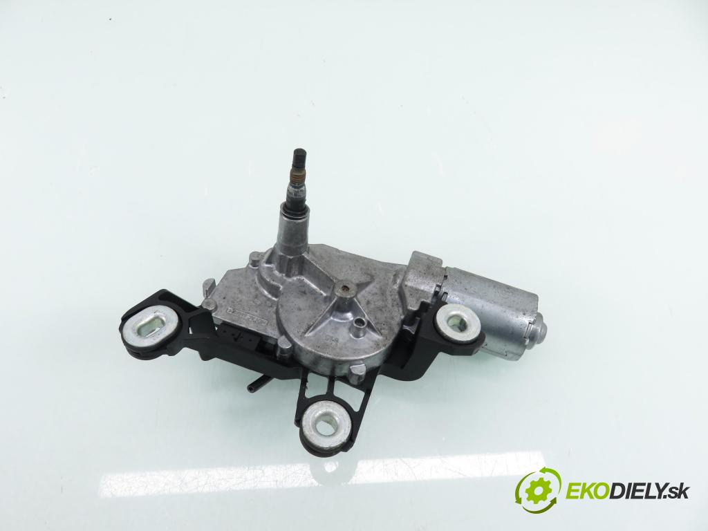 VW PASSAT B5.5 Variant (3B6) KOMBI 2002 96,00 1.9 TDI PD 130 - AVF 1896,00 motorek stěrače ZADNÍ: 0390201592