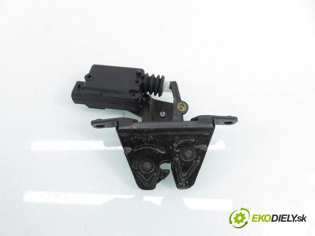 BMW 5 (E39) SEDAN 1997 110,00 520 i 150 - M52 B20 (206S3) 1991,00 zámok dveří kufr EL. 8172177