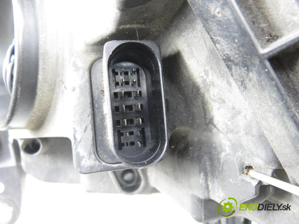 AUDI A5 (8T3) COUPE 2009 140,00 2.7 TDI - CGKA 2698,00 světlo LP 8T0941003AD