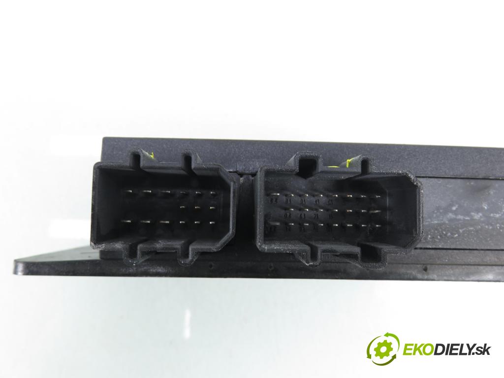 VW PASSAT B5.5 Variant (3B6) KOMBI 2002 96,00 1.9 TDI PD 130 - AVF 1896,00 MODUL komfortu 1C0959799B ; 5DK00821400