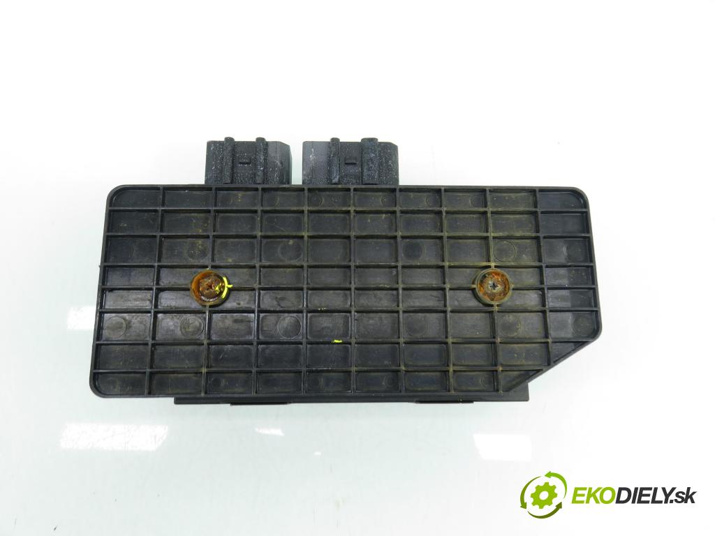 VW PASSAT B5.5 Variant (3B6) KOMBI 2002 96,00 1.9 TDI PD 130 - AVF 1896,00 MODUL komfortu 1C0959799B ; 5DK00821400