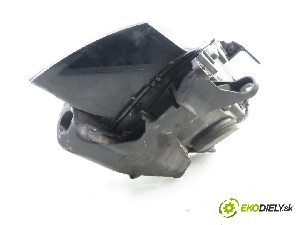 AUDI A5 (8T3) COUPE 2009 140,00 2.7 TDI - CGKA 2698,00 světlo PP 8T0941004AD