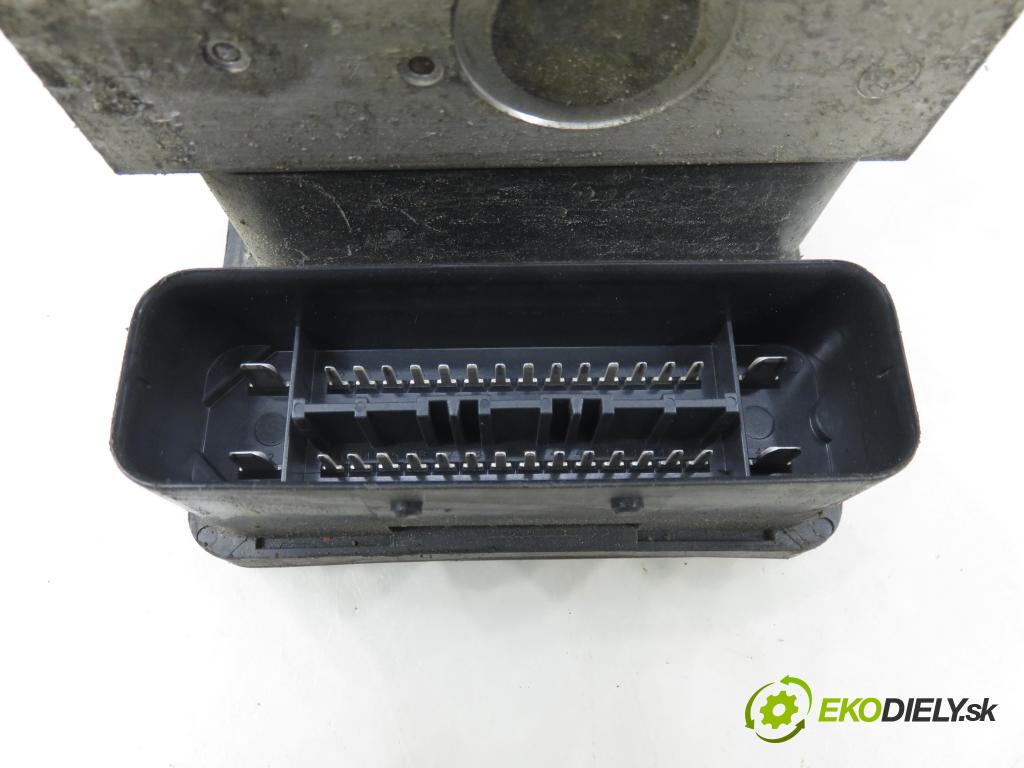 VW GOLF IV (1J1) HB 2003 74,00 1.9 TDI PD 101 - AXR 1896,00 Pumpa ABS 1C0907379L ; 10096003343 ; 1J0614117G (Pumpa ABS)