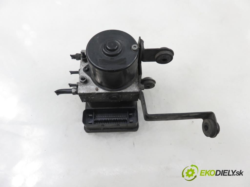 VOLVO V50 (MW) KOMBI 2006 80,00 1.6 D - 109  D 4164 T 1560,00 Pumpa ABS 4N512C405EC ; 30736589A ; 10096004273 (Pumpa ABS)