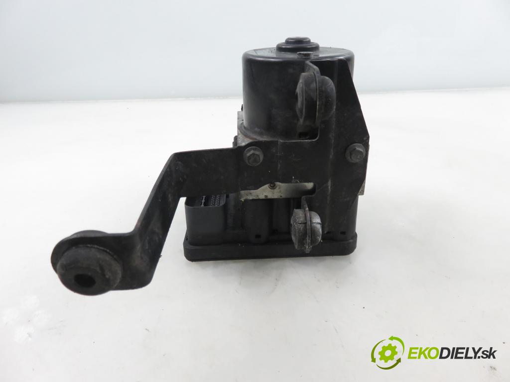 VOLVO V50 (MW) KOMBI 2006 80,00 1.6 D - 109  D 4164 T 1560,00 pumpa ABS 4N512C405EC ; 30736589A ; 10096004273 (Pumpa ABS)