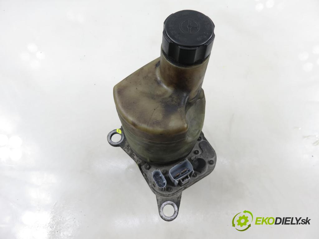 VOLVO V50 (MW) KOMBI 2006 80,00 1.6 D - 109  D 4164 T 1560,00 pumpa servočerpadlo HYD-EL. 5N513K514AD